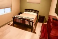 Cozy New Cabin. Walking distance to wedding venue, Chalet View Lodge!