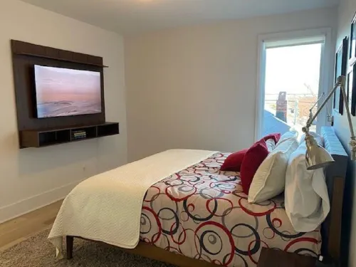 Luxury private apartment in downtown Louisville with parking.