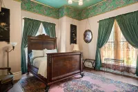 Historic Home in Downtown Oroville Hotels near Oroville Veterans memorial Hall