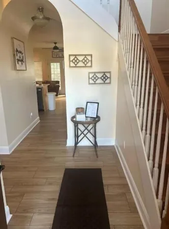 Quiet neighborhood conveniently located to Ft Novosel/downtown Enterprise!