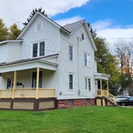 Beth's Place III-Downtown Potsdam-You'll Love It!