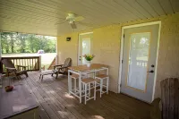 Aunt B's Cottage~~Minutes from Hiking, Kayaking, and Waterfalls