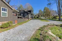 Lingerlong House on  Downtown Brevard's Most beautiful property!