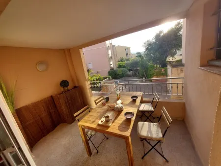 Très Beau T2 Neuf, Calme, Terrasse, au Cœur de Sanary + box Fermé en Sous-sol