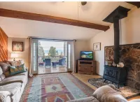Cabin near Flathead Lake is walking distance to food, shopping and lake view.