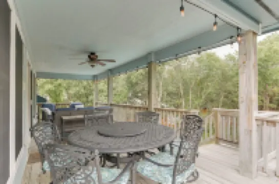 LOCATION, privacy, spaciousness! Be on the beach instead of sitting in traffic!