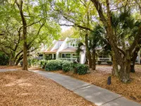 NEW!! Beautiful 1 Bdrm 2 Bath Townhouse on the Golf Course-Amenity Card Included