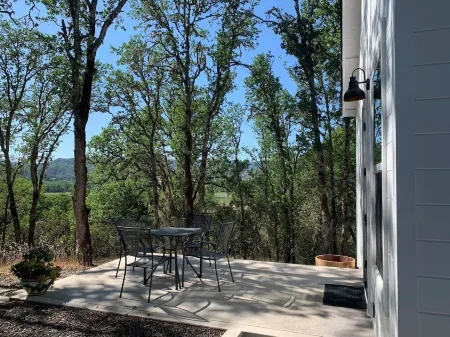 Cozy Wine Country Rental Close to Downtown Hopland
