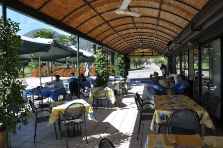 Villa with Mediterranean garden, ideal for dog owners, for guests looking for peace and quiet Отели рядом с достопримечательностью «Campeggio Maderno Di Avanzi Roberto»