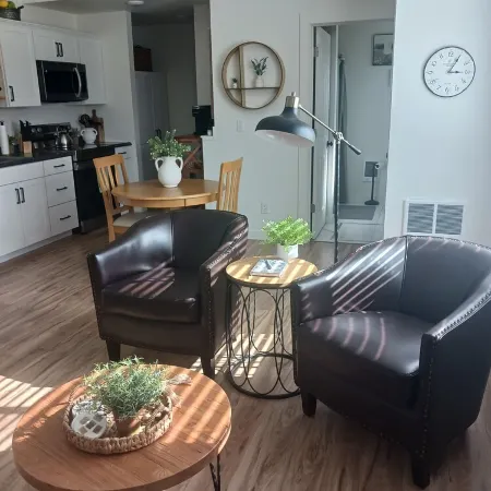 Longhorn Studio- 15 min from Glacier NP-Whitefish Mtn, and Flathead Lake!