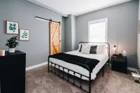 Mid Century 1/4 mile to Downtown Main Street - breweries, coffee, dining, shops