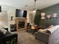 Cheerful 3BR 2BA Sauna: Spa: Pool/P-Pong Table+ More