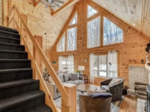 Beautiful Lodge in The Hideout!! 萊克酒店