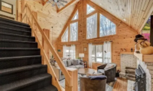 Beautiful Lodge in The Hideout!! Hotels in Lake Ariel