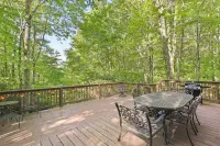Pet Friendly, Fenced Yard, 3 Bedroom Cabin, Hot Tub, 3 Mi. to Beech Ski Resort! - Chalets