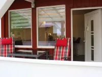 Bungalow "Morgenrot", 250 m to the Müritz & Jetty, Alternative Form of Payment Possible Hotels in Röbel