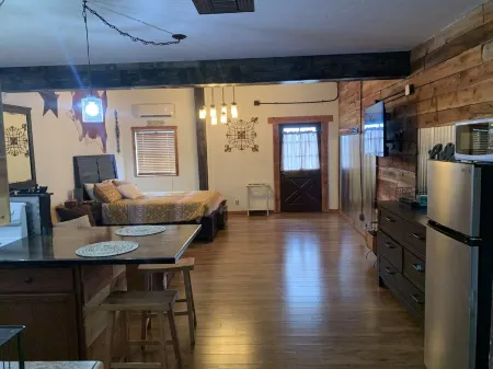 Rustic Studio in Ridgecrest