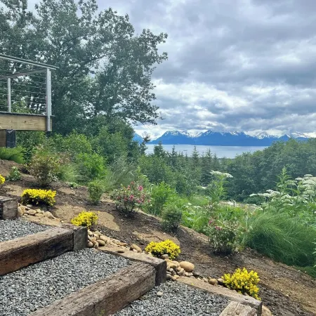 Cozy and modern craftsman home with deck, fire pit,  and amazing views!