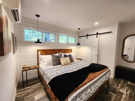 Clearwater Cottage A Отели в г. Пайни