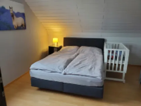 Großzügige DG Wohnungkehr Wiederfür 1-8 Personen Bestens Familiengeeignet