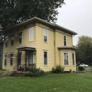 700 Douglas Ave, Close to Main Street, Garage!