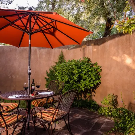 Authenitic Santa Fe Casita~Walk to Downtown, Kiva Fireplaces and Mountain Views