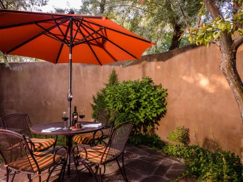 Authenitic Santa Fe Casita~Walk to Downtown, Kiva Fireplaces and Mountain Views