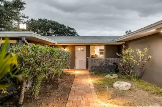 Manatee Key- Heated Pool/Dock/Close to Beach