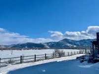 Luxury 2Br Park City Retreat with Mountain & Preserve Views & Saltwater Hot Tub
