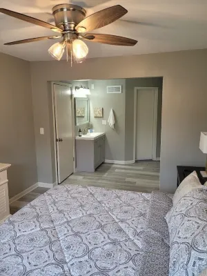 Beautiful 3 Bed, 2 Bath, Sleeps 6, Full Kitchen. Garage. Close to World Cup! Hotels near T.J. Maxx