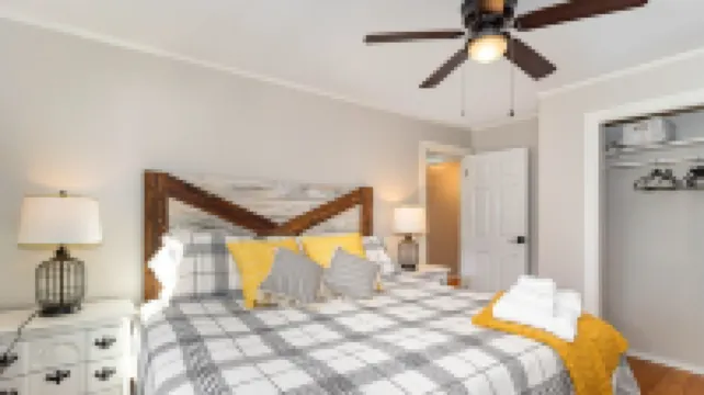 Updated Modern Farmhouse Near Downtown Dickson!