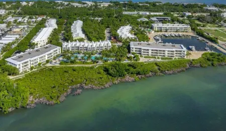 Mariners Club 114, Amazing Location & Views, Epic Amenities, Indoor Pickleball Отели рядом с достопримечательностью «Dolphins Plus - Key Largo»