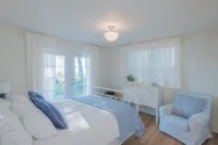 Sea Salt Cottage - 180-degree Views of the Olympic Mountain Range and Hood Canal