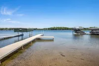 Panoramic view of spectacular all sports lake. 3 bed/3.5 bath