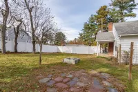 A spacious modern elegant 3 bedroom Ranch, Whole House located in South Nashua. Hotels near Abbot-Spalding House Museum