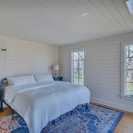 3 Ridges Vista. Stunning mountain views, renovated home, 2 mins to ski slopes