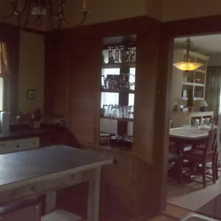 Location! Location! Location! Easy access to everything Eugene, arts to outdoors