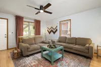 Boho BnB ~ Walk to Cherry/Pickwick & MSU