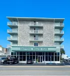 Top Floor Cozy Studio with Oceanview & Kitchenette