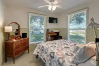 Super Cute! Coastal Bend Cottage! Book August & September Dates!