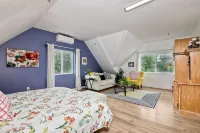 Two Homes, One Lot Sleeps 16, Pool & Hot Tub Private Villa, 9 miles from beach.