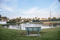 Beautiful Condo steps away from Beach