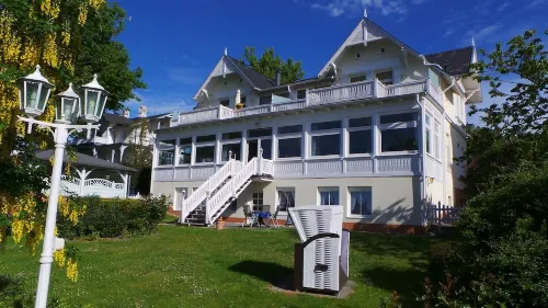 Apartment with stunning sea views directly above the beach promenade - Sea View