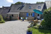 Beautiful house, sea 400m, hiking, quiet enclosed garden bright room Wc on ground floor