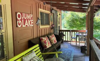 Cona LaPrade Cabin - located next to LaPrade's Marina on beautiful Lake Burton.