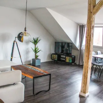 EXCLUSIVE 2 BR. Top floor apartment in a great location!