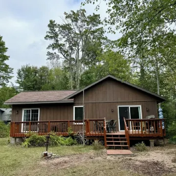 SandRiver Cabin -Relax on the mouth of the SandRiver with views of Lake Superior