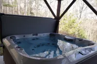 River Woods Retreat:10min to River, L2 EV, Hikes, 2 Fireplaces, Hottub, SP 10mi