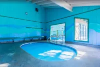 Spacious Updated 4BR Condo Next To Shuttle Stop!