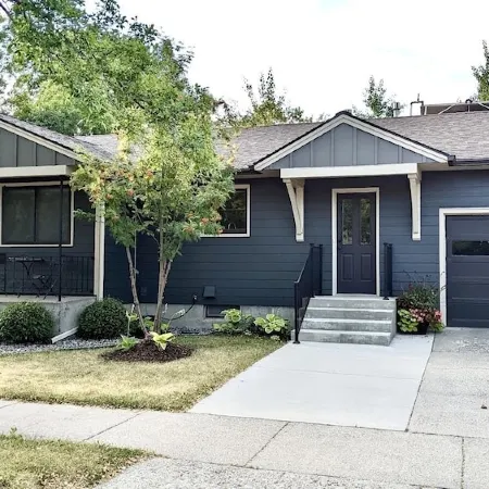 Great location! A short walk to MSU and downtown!!!